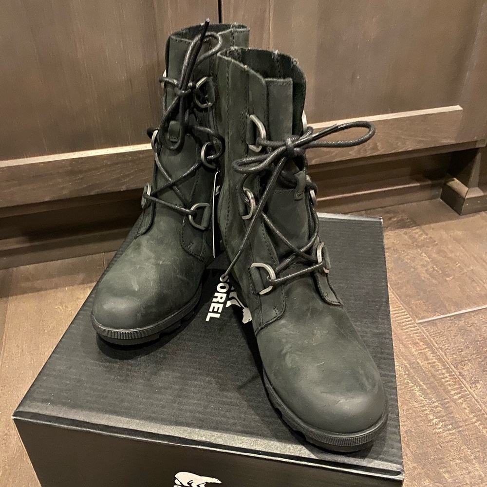 Joan of Arctic Wedge II